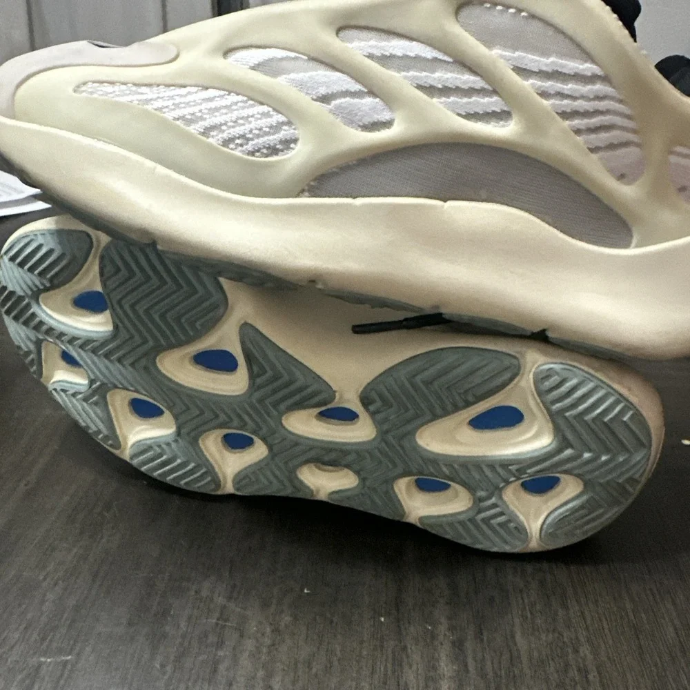 adidas Yeezy Boost 700 V3 Azael FW4980 Preowned Men's Sneaker Mens 9.5